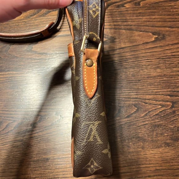 Louis Vuitton Crossbody Danue PM - Picture 4 of 16